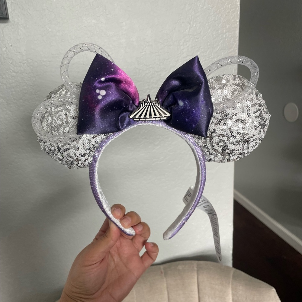 Minnie Mouse the attraction collection | Space Mountain